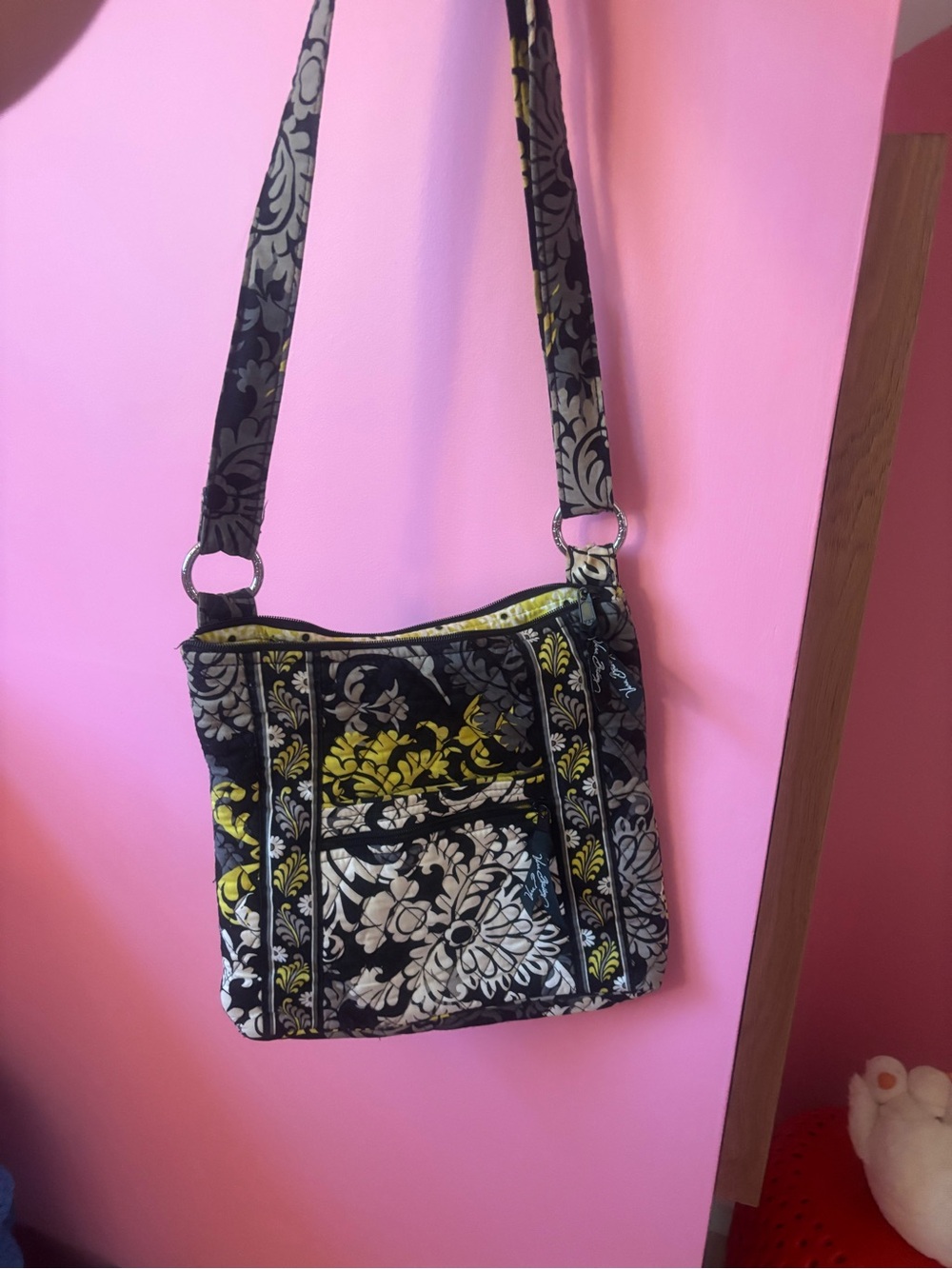 Vera Bradley Baroque Hipster
Crossbody Bag